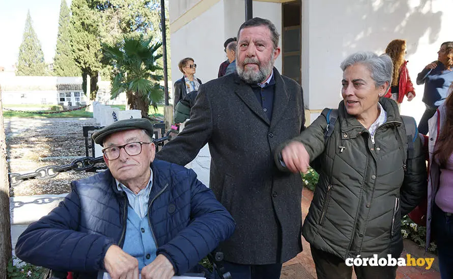 Acto de la Plataforma Comisi&oacute;n de la Verdad de C&oacute;rdoba en el cementerio de Nuestra Se&ntilde;ora de la Salud