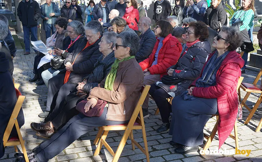 Acto de la Plataforma Comisi&oacute;n de la Verdad de C&oacute;rdoba en el cementerio de Nuestra Se&ntilde;ora de la Salud