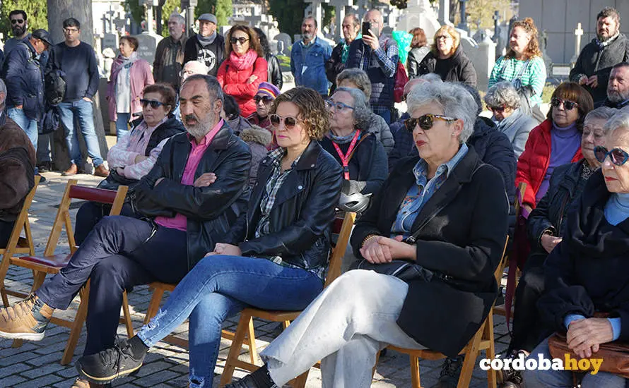 Acto de la Plataforma Comisi&oacute;n de la Verdad de C&oacute;rdoba en el cementerio de Nuestra Se&ntilde;ora de la Salud