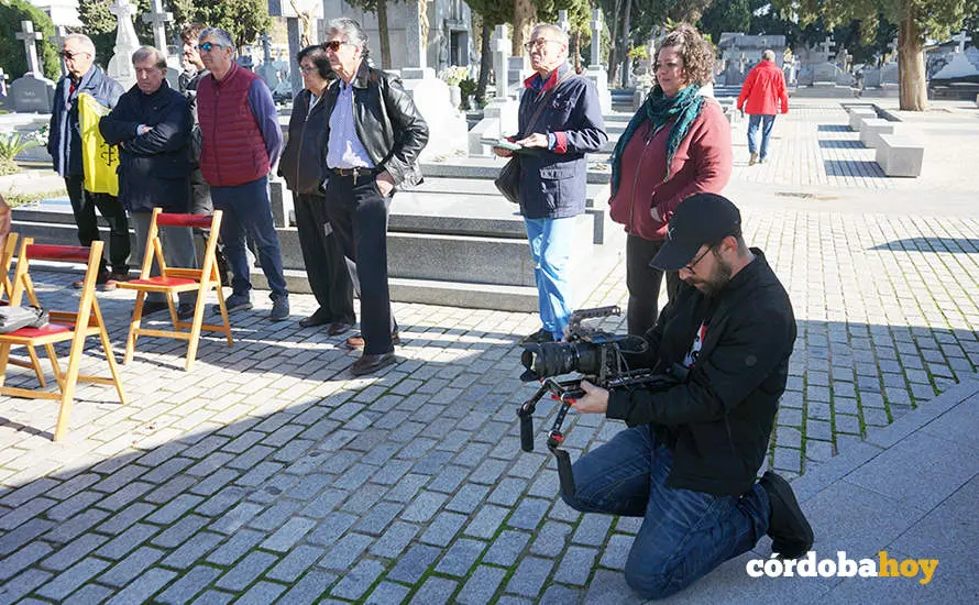 Acto de la Plataforma Comisi&oacute;n de la Verdad de C&oacute;rdoba en el cementerio de Nuestra Se&ntilde;ora de la Salud