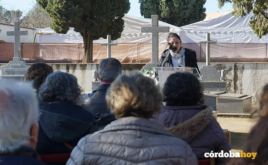 Acto de la Plataforma Comisi&oacute;n de la Verdad de C&oacute;rdoba en el cementerio de Nuestra Se&ntilde;ora de la Salud