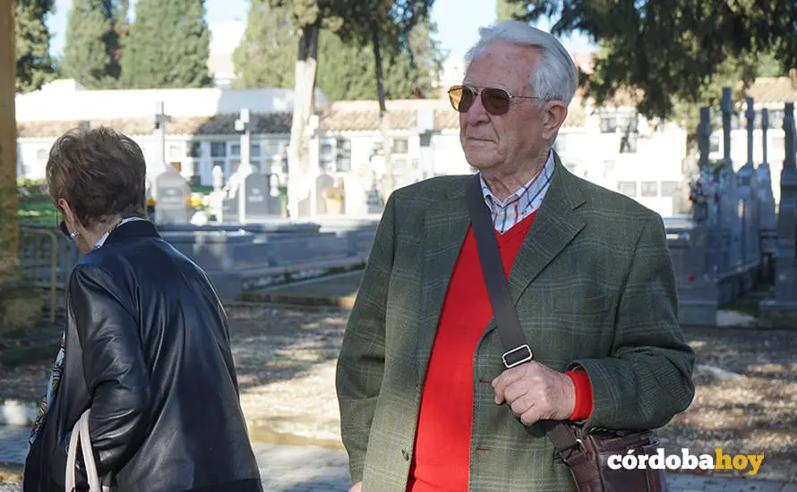 Acto de la Plataforma Comisi&oacute;n de la Verdad de C&oacute;rdoba en el cementerio de Nuestra Se&ntilde;ora de la Salud