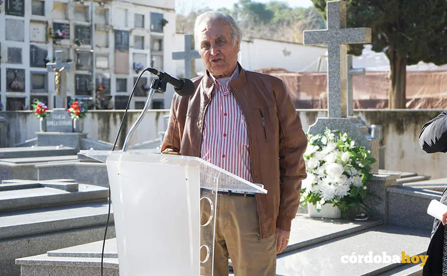 Acto de la Plataforma Comisi&oacute;n de la Verdad de C&oacute;rdoba en el cementerio de Nuestra Se&ntilde;ora de la Salud