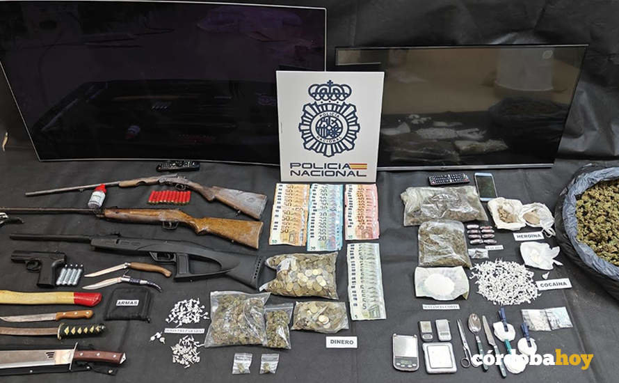Material incautado por la Policía Nacional en Lucena
