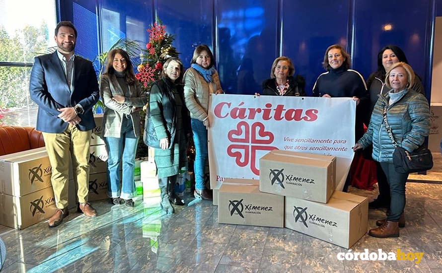 Ximenez Group entrega más de 250 kilos de alimentos a Cáritas de Puente Genil tras su campaña solidaria navideña