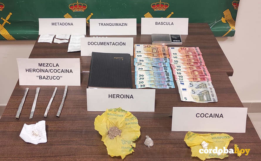 Droga y dinero incautados en Montilla por la Guardia Civil
