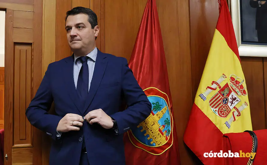 Jos&eacute; Mar&iacute;a Bellido, alcalde de C&oacute;rdoba, antes del Pleno FOTO RAFA MELLADO SENIOR
