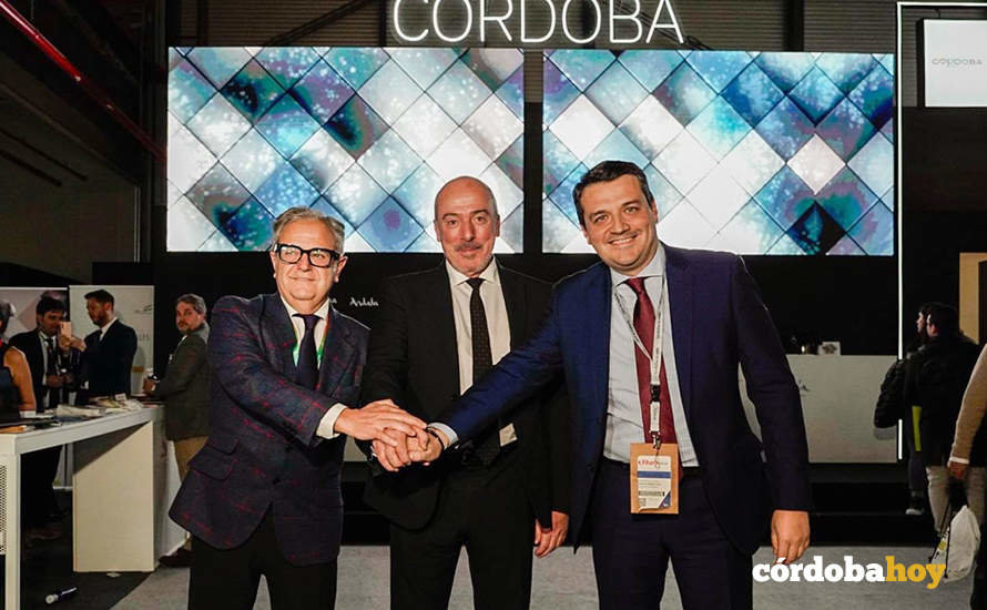Acuerdo alcanado en Fitur para que Córdoba acoja vuelos regulares de Air Nostrum a las islas