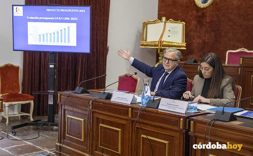 Salvador Fuentes y Ana Rosa Ruz presentan el proyecto de Presupuestos de la Diputaci&oacute;n de 2024