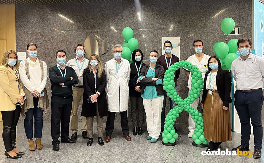 El Hospital Quirónsalud se adorna esta semana contra el cáncer