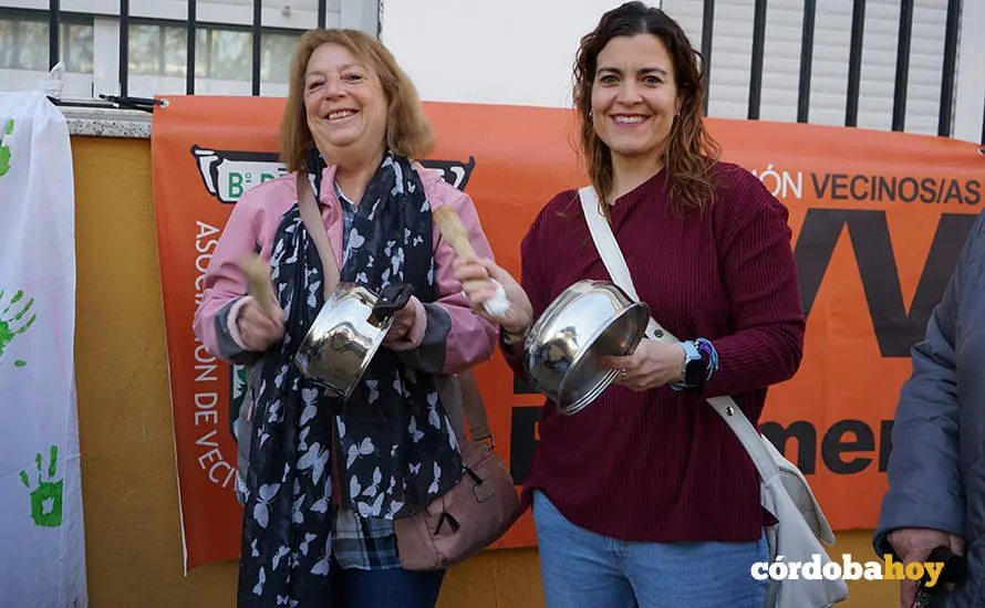 Concentraci&oacute;n a las puertas del CEIP Jos&eacute;&nbsp;de la Torre y el Cerro de El Naranjo