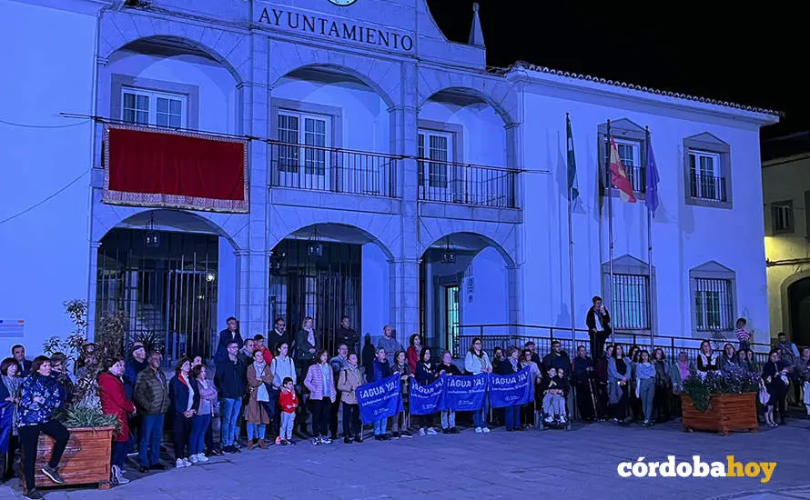 Concentraci&oacute;n de Unidos por el Agua en Hinojosa en una imagen de archivo