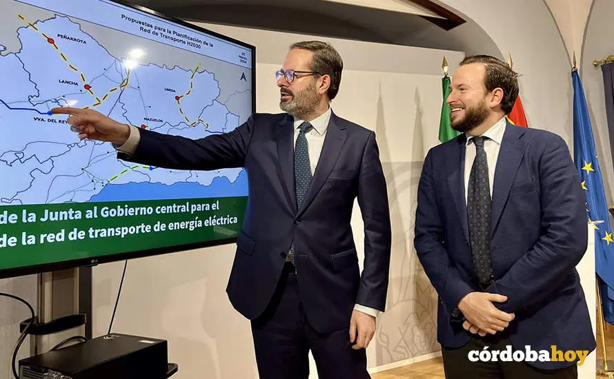 Adolfo Molina y Agust&iacute;n L&oacute;pez presentan la propuesta de la Junta de crear dos nuevas subestaciones de 400kV para reforzar el suministro el&eacute;ctrico en C&oacute;rdoba