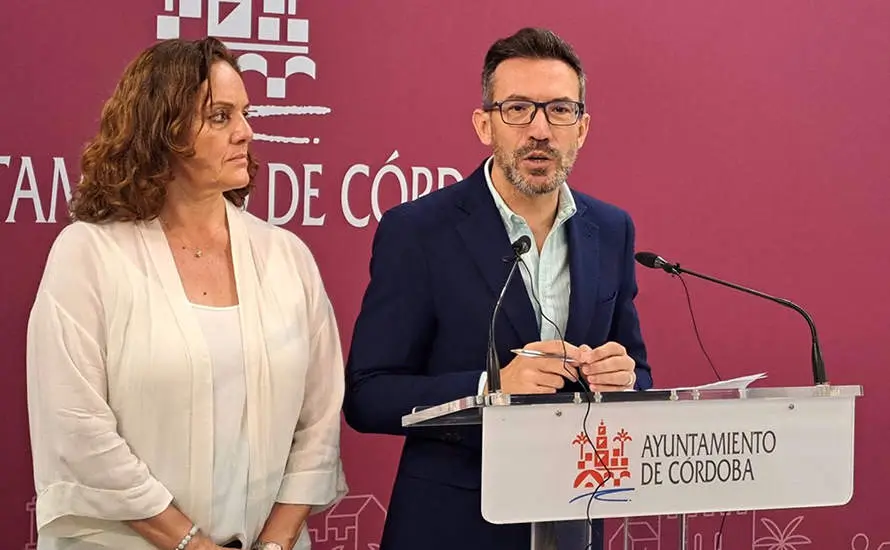 Isabel Bernal y Jos&eacute; Antonio Romero en una rueda de prensa esta ma&ntilde;ana FOTO PSOE