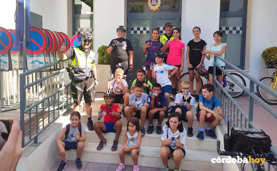 Polic&iacute;a Local de Priego en el primer Curso para obtener un carnet de 'Buen Ciclista' FOTO FACEBOOK AYUNTAMIENTO DE PRIEGO