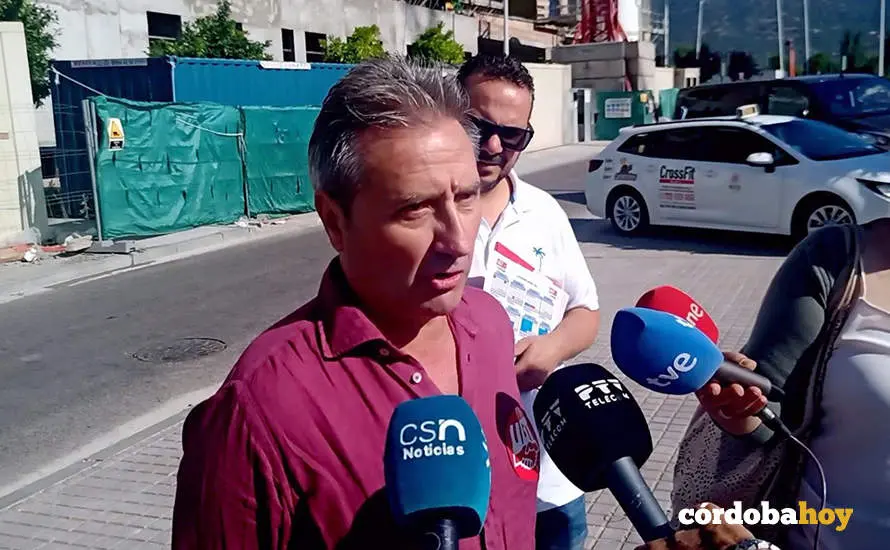 El secretario de Acci&oacute;n Sindical de UGT-FICA C&oacute;rdoba, Antonio Lopera, en una atenci&oacute;n a medios FOTO UGT