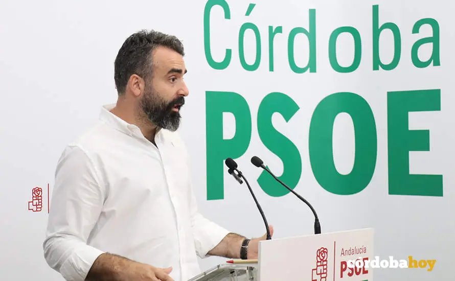 Alberto Mayoral en la sede del PSOE cordob&eacute;s