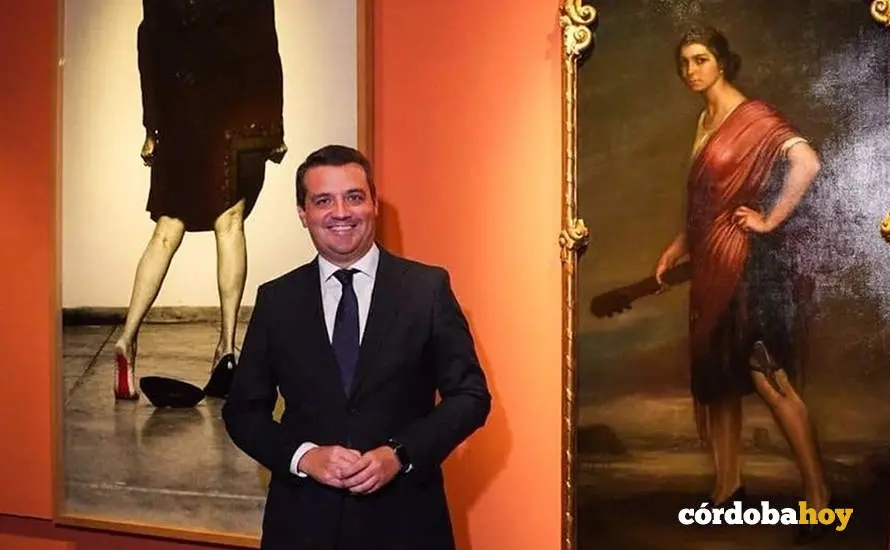 Jos&eacute; Mar&iacute;a Bellido en la apertura al p&uacute;blico de la muestra de Julio Romero de Torres FOTO AYUNTAMIENTO