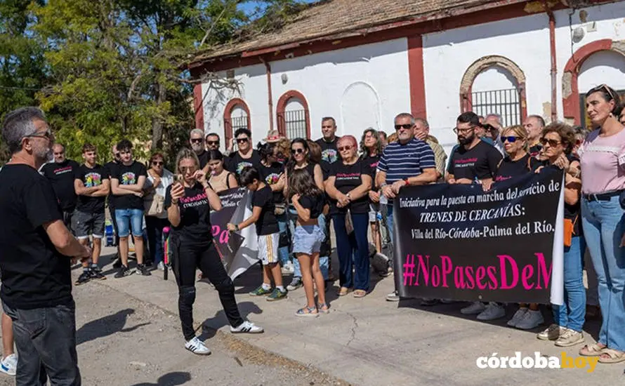 Concentraci&oacute;n de #Nopasesdem&iacute; en el Carpio FOTO #NOPASESDEM&Iacute;