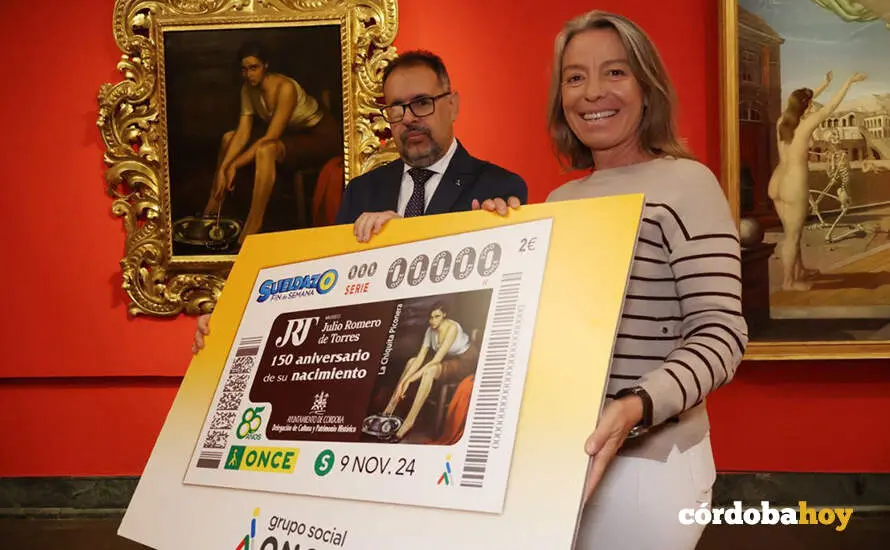 Francisco Valderas e Isabel Alb&aacute;s presentan el cup&oacute;n FOTO AYUNTAMIENTO DE C&Oacute;RDOBA