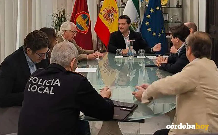 El alcalde se re&uacute;ne con representantes vecinales de El Brillante