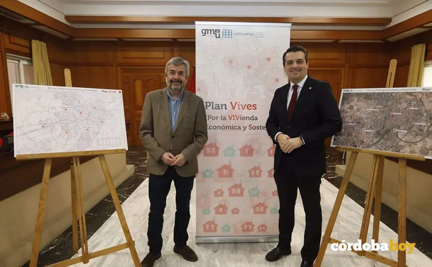 Miguel &Aacute;ngel Torrico y Jos&eacute; Mar&iacute;a Bellido, en la presentaci&oacute;n del Plan VivesPlan vives