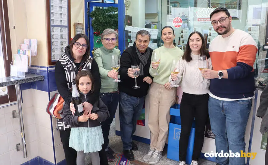 Celebraci&oacute;n en El Vel&oacute;n Lucena del tercer premio del Sorteo Extraordinario de Navidad
