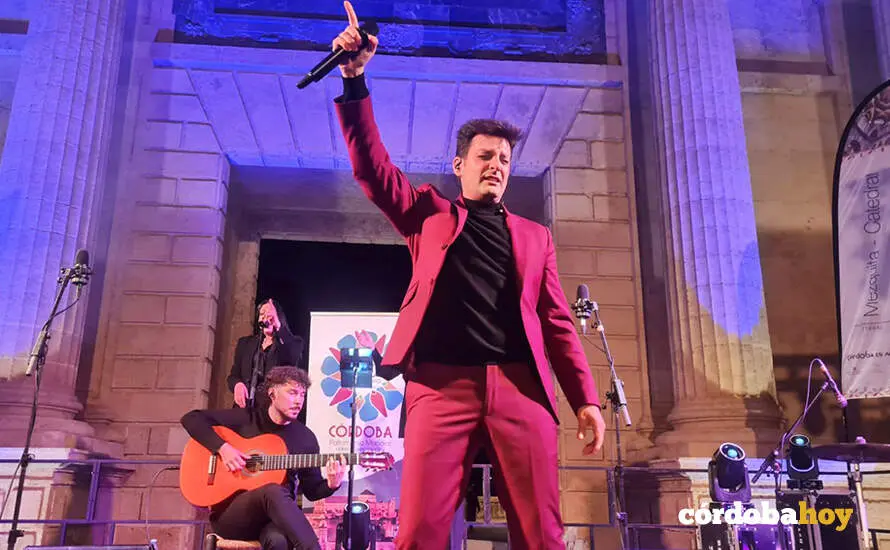 Felipe Conde en Navidad en la Puerta del Puente