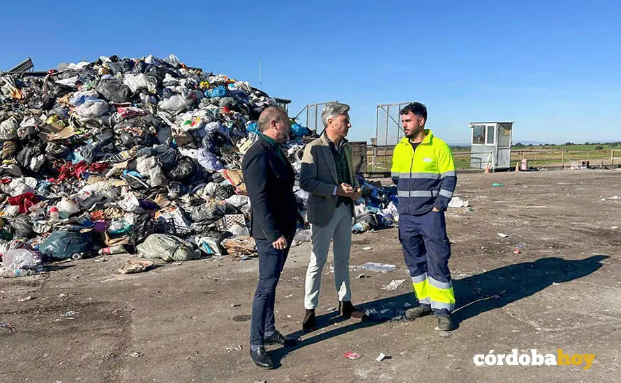 Visita de Andr&eacute;s Lorite a la planta de Epremasa de Dos Torres FOTO DIPUTACI&Oacute;N