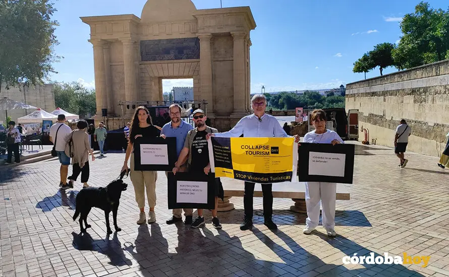 Protesta de miembros de Nodo Corduba en el Casco Hist&oacute;rico, en una imagen de archivo FOTO NODO CORDUBA
