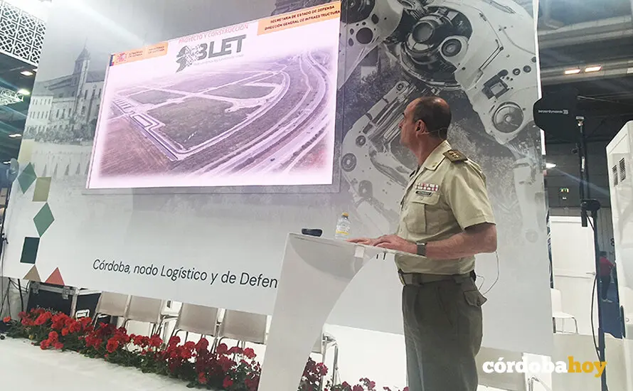 El coronel Miguel Hernando Garc&iacute;a en la presentaci&oacute;n de datos de la BLET en Feindef 2025