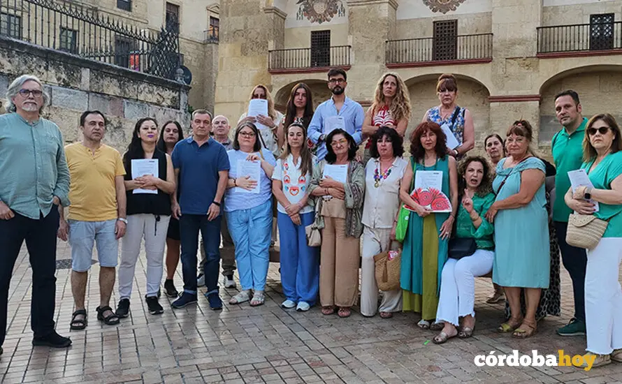 Comerciantes y artesanos de la Juder&iacute;a en una primera protesta en el Casco Hist&oacute;rico, en una imagen de archivo FOTO NODO CORDUBA