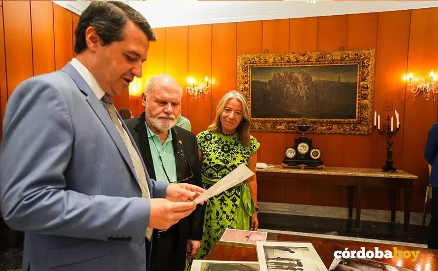 Jos&eacute; Mar&iacute;a Bellido, Jos&eacute; F. G&aacute;lvez e Isabel Alb&aacute;s FOTO AYUNTAMIENTO DE C&Oacute;RDOBA