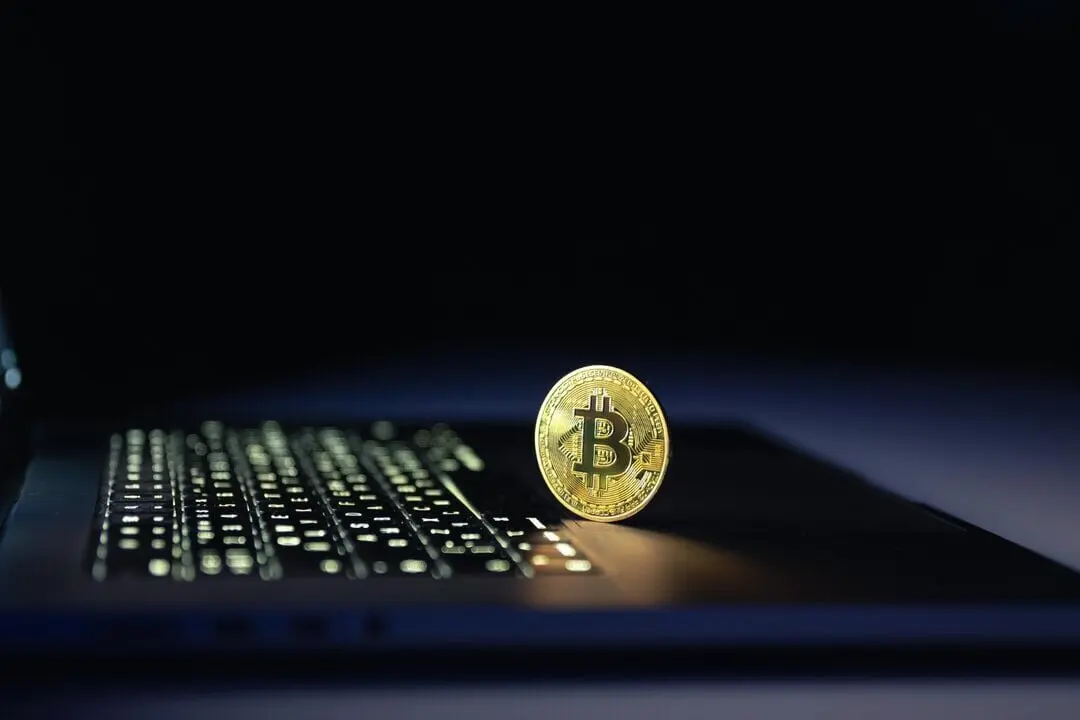  Bitcoin y su transici&oacute;n a un activo macro: &iquest;Qu&eacute; dicen los flujos del ETF al contado? 