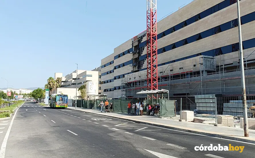 Paradas de Aucorsa en el Hospital Universitario Reina Sof&iacute;a FOTO CCOO