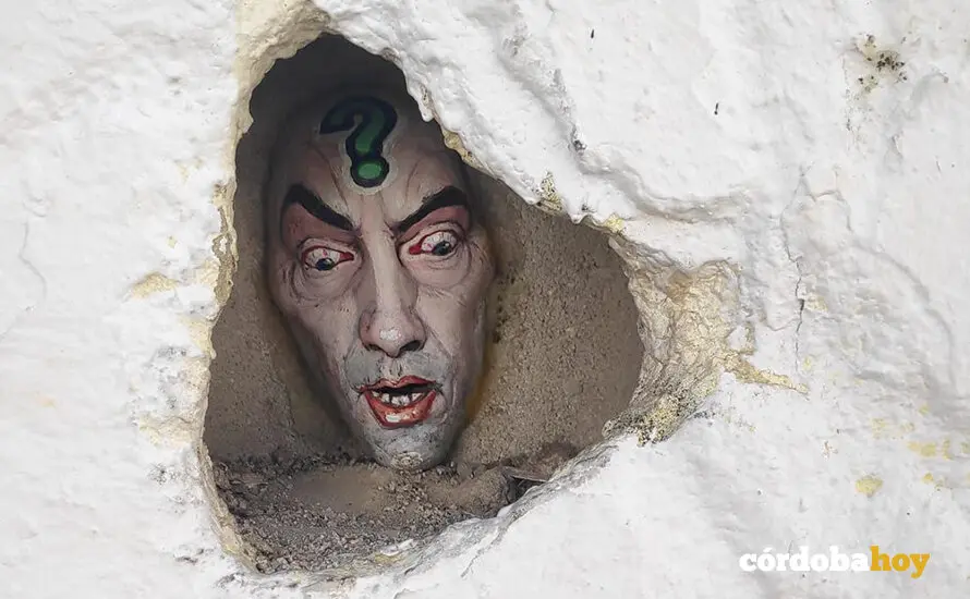 La cara dentro de un hueco de fachada en el Casco Hist&oacute;rico de C&oacute;rdoba FOTO NODO CORDUBA