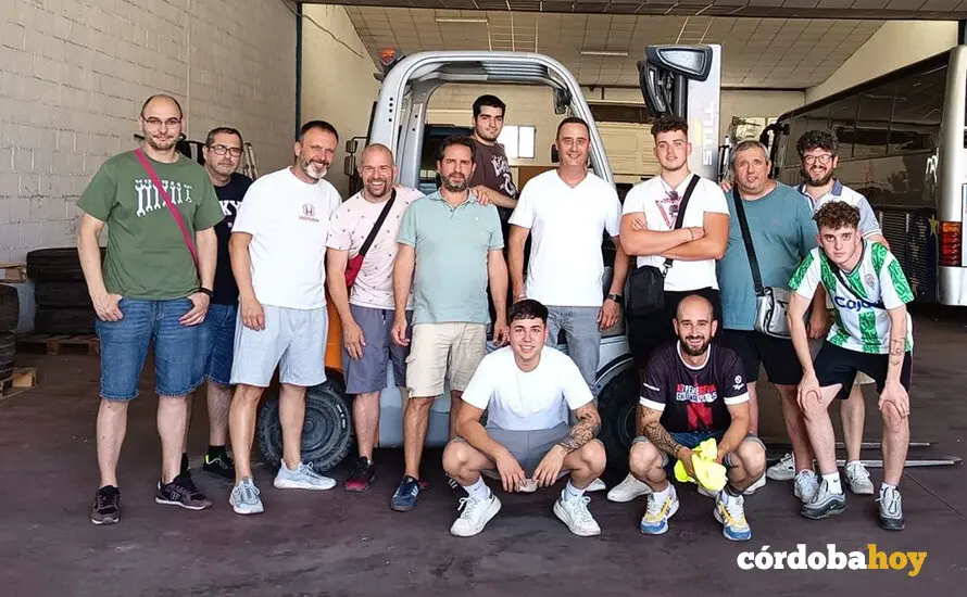 Participantes en el curso de prevenci&oacute;n de riesgos en la manipulaci&oacute;n carretillas elevadoras de Comisiones Obreras FOTO CCOO