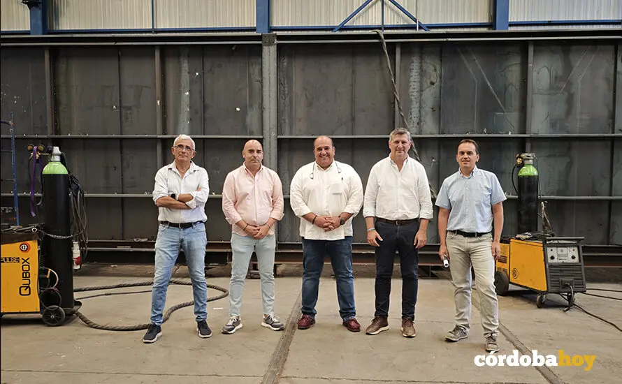 Visita de Francisco Acosta (segundo por la derecha) a la empresa de Espiel Trademet FOTO JUNTA DE ANDALUC&Iacute;A