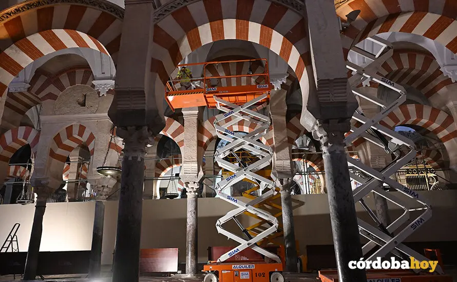 Intervenci&oacute;n de emergencia en la Mezquita-Catedral tras el incendio FOTO CABILDO CATEDRAL