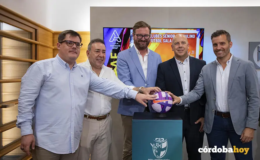 Presentaci&oacute;n de la Copa de Andaluc&iacute;a de f&uacute;tbol sala que se celebrar&aacute; en Villa del R&iacute;o FOTO DIPUTACI&Oacute;N DE C&Oacute;RDOBA