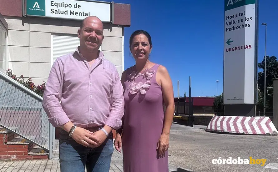 La parlamentaria andaluza del PSOE por C&oacute;rdoba Isabel Ambrosio y el diputado provincial Rafael Villarreal FOTO PSOE