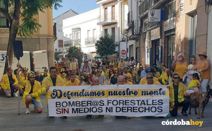 Un momento de la 'Marcha Amarilla' en C&oacute;rdoba
