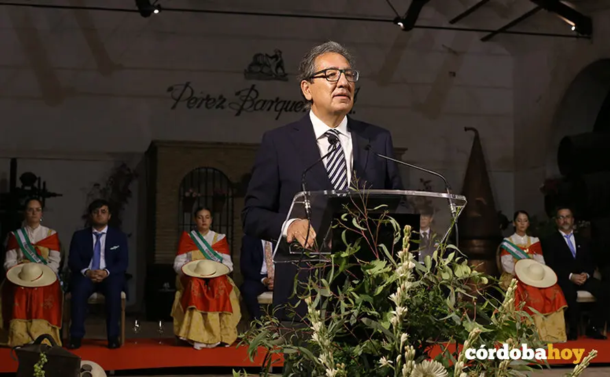 El presidente de la Fundaci&oacute;n Cajasol, Antonio Pulido, en la Fiesta de la Vendimia Montilla-Moriles FOTO AYUNTAMIENTO DE MONTILLA