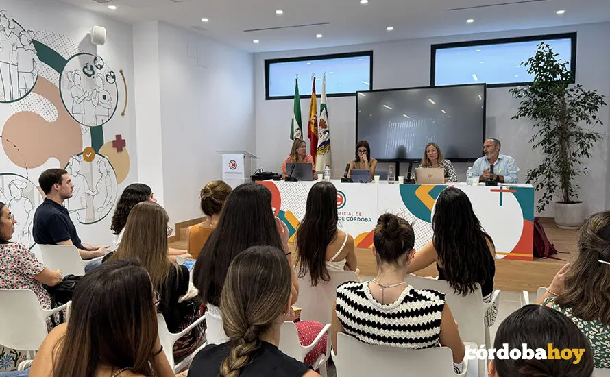 Reuni&oacute;n informativa con especialistas pedi&aacute;tricas organizada por Satse y el Colegio de Enfermer&iacute;a