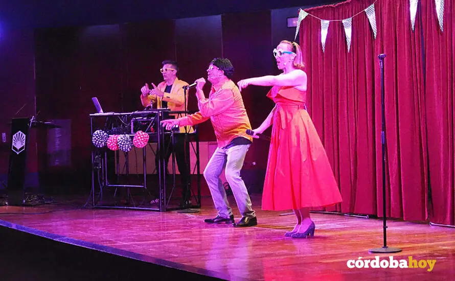 El espect&aacute;culo de Guateque 3.0 de Teatro Avanti y Cruz Roja por el D&iacute;a Internacional de las Personas de Edad FOTO CRUZ ROJA