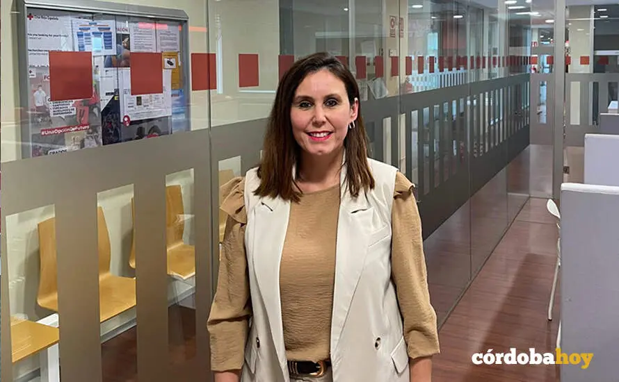 Carmen Cabello, t&eacute;cnica de Cruz Roja responsable de Atenpro