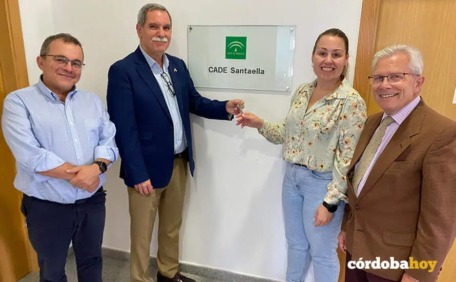 Jos&eacute; del R&iacute;o (derecha) en la inauguraci&oacute;n del CADE de Santaella FOTO JUNTA DE ANDALUC&Iacute;A