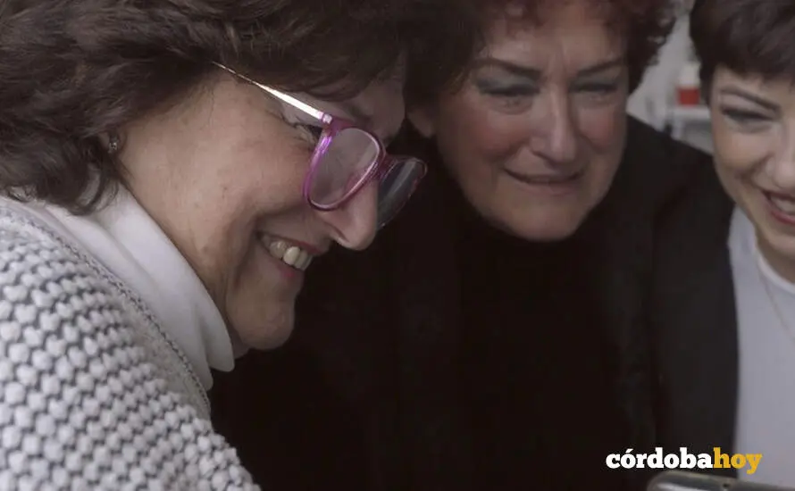 Fotograf&iacute;a promocional tomada durante el rodaje del corto 'Hermanas' FOTO AMPARO VEGA