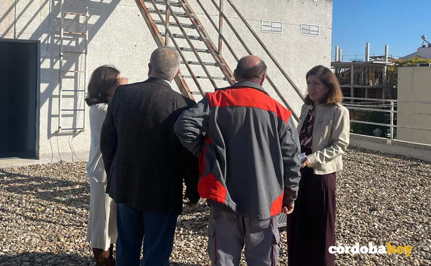 Marcianas Jes&uacute;s Botella (derecha) en le centro de salud de Baena FOTO JUNTA DE ANDALUC&Iacute;A