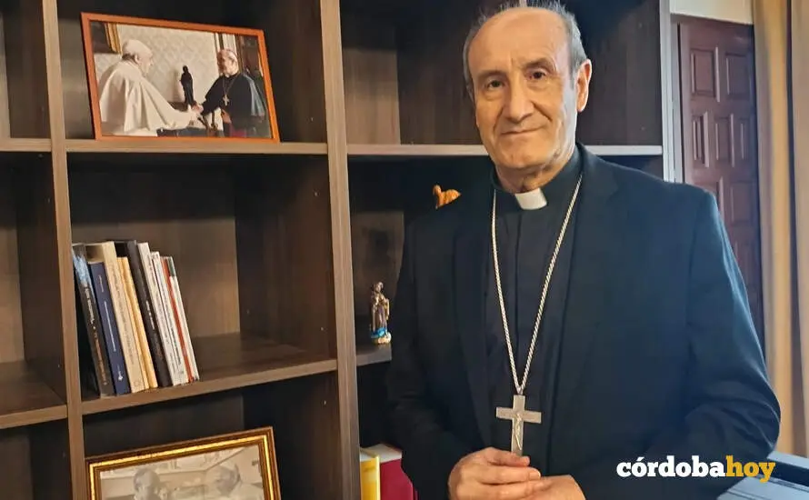 El obispo de C&oacute;rdoba, Jes&uacute;s Fern&aacute;ndez, en su despacho, en una imagen de archivo FOTO EUROPA PRESS